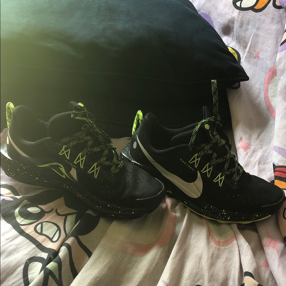 Nike trail Pegasus 5 size 6 women